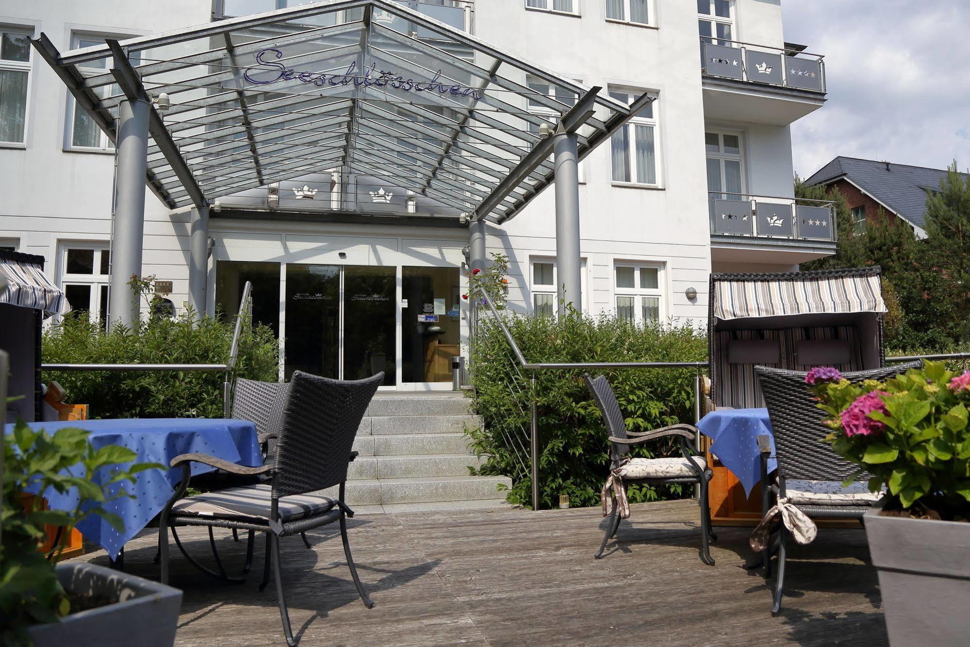 Aparthotel Seeschloesschen Зиновиц Екстериор снимка